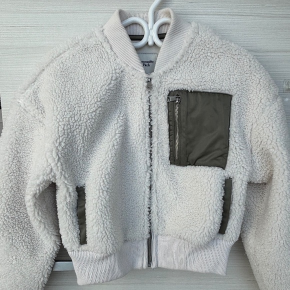 Abercrombie & Fitch Women's Full Zip Sherpa Bomber Jacket - Picture 1 of 4